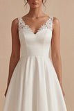Vestido de compromiso Maxi blanco de escote en V con línea A y encaje