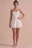 Mini vestido corsé blanco A Line, sin tirantes