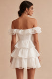 Vestido mini de cortés de línea A con volantes en capas
