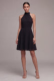 Vestido negro sencillo de cuello alto A Line