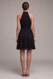 Vestido negro sencillo de cuello alto A Line