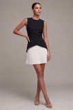 Vestido de cóctel de cuello redondo en blanco y negro con pliegues