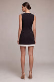 Vestido cóctel negro sencillo de escote en V ajustado con pliegues