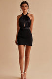 Vestido negro pequeño y ajustado con escote redondo y apretado