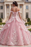 vestido de baile rosa con volantes con volantes con hombros descubiertos