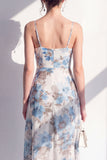 Vestido midi de flor rosa espagueti sin tirantes de gasa con volantes y abertura
