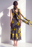 Vestido Midi de chiffon en V con escote en V y flor amarilla negra con bufanda de cuello