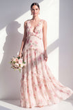 Vestido largo de dama de honor floral de albaricoque, escote en V y gasa en pico