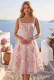 Corsé rosa de cuello cuadrado con vestido floral de bienvenida a casa