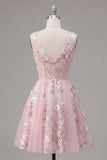 Corsé rosa escote en V con vestido floral de bienvenida a casa