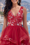 Vestido de bienvenida corto con recorte floral rojo y fruncido con recorte A A la Línea