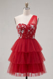 Vestido corto de bienvenida a casa rojo floral de un hombro con volantes