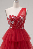 Vestido corto de bienvenida a casa rojo floral de un hombro con volantes