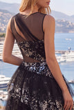 Vestido corto de bienvenida de bienvenida floral con lentejuelas