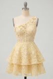 Corsé de un hombro amarillo mantequilla Vestido floral floral de bienvenida