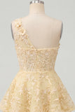 Corsé de un hombro amarillo mantequilla Vestido floral floral de bienvenida