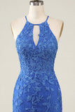 Vestido de Homecoming con escote de corte en forma de flores y collar con collares azul real y collar
