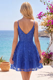 Vestido de bienvenida a casa azul real con tirantes finos con cuentas en azul real