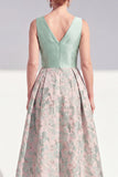 Vestido midi de mariposa azul marino azul marino con escote en V