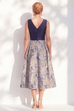 Vestido midi de mariposa azul marino azul marino con escote en V