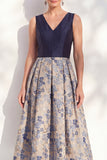 Vestido midi de mariposa azul marino azul marino con escote en V