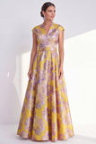 Vestido largo de madre de la novia azul marino con escote en V y flor en V y mangas cortas