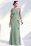Vestido largo de madre de la novia con escote bateau de sirena verde con escote de gasa