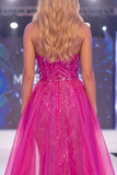 Vestido largo de concurso de sirena sin tirantes fucsia brillante con banda