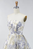 Corsé azul polvoriento Línea A Vestido corto floral sin tirantes para el homecoming