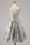 Corsé azul polvoriento Línea A Vestido corto floral sin tirantes para el homecoming