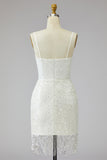 Vestido de novia corto corto y brillante de marfil con alentes finos y flecos