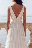 Vestido de novia de chiffon fruncido en marfil con escote en V y línea A