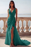 Vestido de novia de sirena con escote en V y volantes en marfil