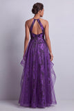 Vestido de madre de la novia con volantes con halter, morado oscuro y floral de línea A