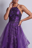 Vestido de madre de la novia con volantes con halter, morado oscuro y floral de línea A