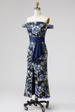 Vestido de madre de la novia sirena azul marino floral azul marino con hombros y abertura