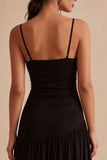 Vestido formal midi de tirantes finos con línea A y negro