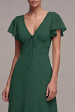 Vestido formal verde oscuro de escote en V alto y bajo línea A