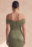 Vestido de dama de honor celiba con hombros descubiertos en forma de sirena oliva