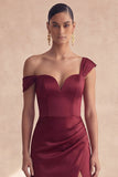 Vestido formal de sirena burdeos descubierto con abertura