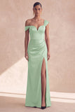 Vestido formal de sirena burdeos descubierto con abertura