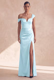 Vestido formal de sirena burdeos descubierto con abertura