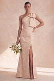 Vestido de dama de honor con flores de salvia de un solo hombro