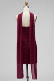Vestido corto de bienvenida de chiffon bodycon tirantes sin burdeos con fajilla drapeada en el cuello