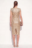 Vestido de trabajo midi con cuello redondo dorado con lentejuelas redondas y abertura