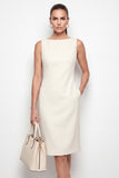 Vestido de trabajo midi bodycon escote bateau de marfil con abertura