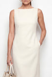 Vestido de trabajo midi bodycon escote bateau de marfil con abertura