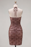 Vestido de bienvenida a casa con cuello alcolado color chocolate y hombro fruncido y abalorios