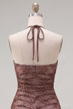 Vestido de bienvenida a casa con cuello alcolado color chocolate y hombro fruncido y abalorios