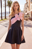 Vestido de bienvenida corto negro rosa en línea en A, un solo hombro, con flor en 3D